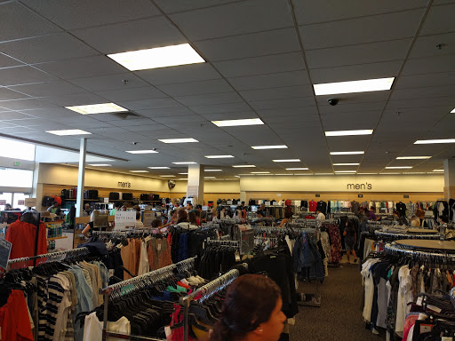 Department Store «Nordstrom Rack Burbank Empire Center», reviews and photos, 1601 N Victory Pl, Burbank, CA 91502, USA