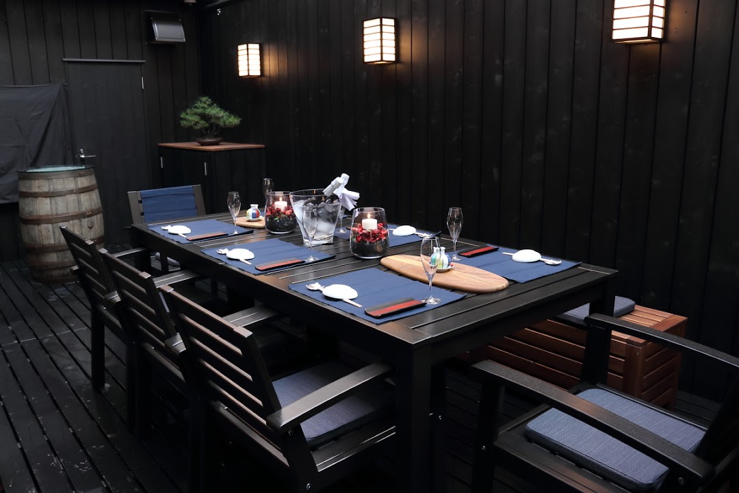 鮨しづめ築地のおすすめ寿司高級接待会食個室デト日本酒カウンタ席