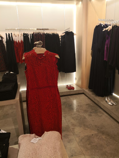 Stores to buy women's dresses Cairo