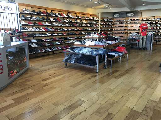Shoe Store «Shoe Club», reviews and photos, 3157 Middlefield Rd, Redwood City, CA 94063, USA