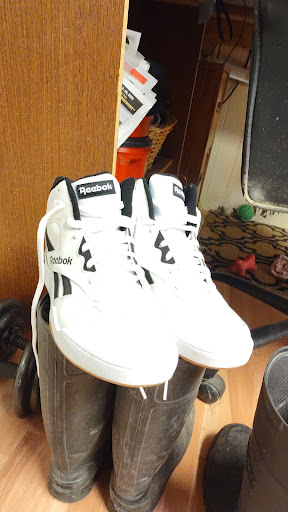 Shoe Store «DSW Designer Shoe Warehouse», reviews and photos, 2771 Town Center Blvd, Crestview Hills, KY 41017, USA