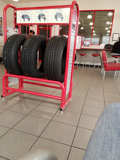 Tire Shop «Discount Tire Store - Bedford, TX», reviews and photos, 3233 Harwood Rd, Bedford, TX 76021, USA
