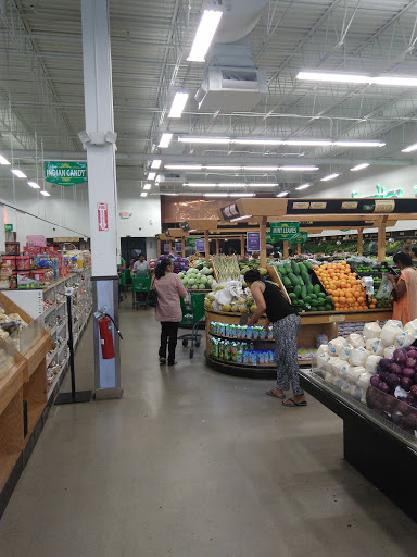 Grocery Store «Patel Brothers», reviews and photos, 830 W Golf Rd, Schaumburg, IL 60194, USA