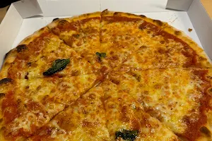Gionni's Pizza image
