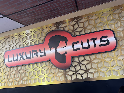 Barber Shop «Luxury Cuts 305 Barber Shop», reviews and photos, 11244 SW 137th Ave, Miami, FL 33186, USA