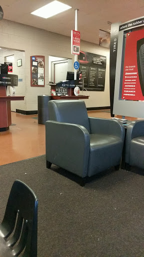 Tire Shop «Firestone Complete Auto Care», reviews and photos, 1431 Chain Bridge Rd, McLean, VA 22101, USA