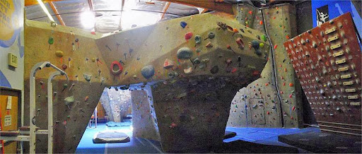 Rock Climbing Gym «Hangar 18 Indoor Climbing Gym - South Bay», reviews and photos, 4926 W Rosecrans Ave, Hawthorne, CA 90250, USA