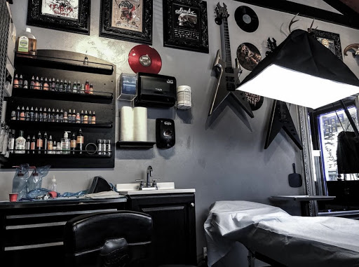 Tattoo Shop «Heavy Water Tattoo», reviews and photos, 22606 E Cliff Dr, Santa Cruz, CA 95062, USA