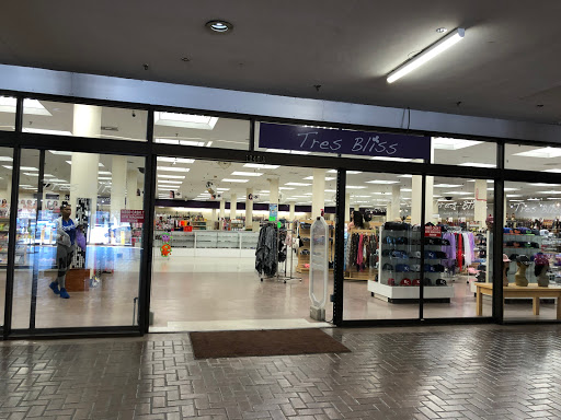 Shopping Mall «New Landing Mall», reviews and photos, Troost Ave & E Meyer Blvd, Kansas City, MO 64131, USA