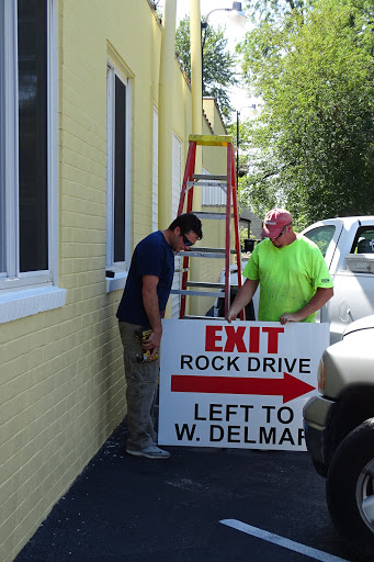 Neon Sign Shop «Arrow Signs And Outdoor Advertising,Inc.», reviews and photos, 4545 N Alby St, Godfrey, IL 62035, USA