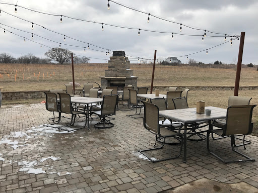 Winery «Glaciers Edge Winery», reviews and photos, 1636 SE 85th St, Wakarusa, KS 66546, USA