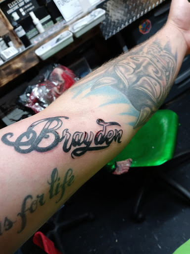 Explore finger hand tattoo ideas, creative tattoo ideas in Muncie, available at Obscura Tattoo shop and Oddity Collective