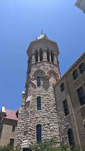 Fondren Hall Campus Bookstore image 4