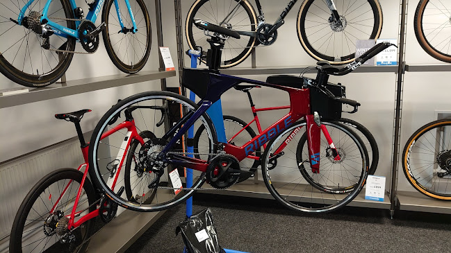 Reviews of Ribble Cycles - Factory in Preston - Carpenter