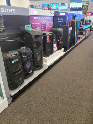 Electronics Store «Best Buy», reviews and photos, 12765 Harper Village Dr #160, Battle Creek, MI 49014, USA