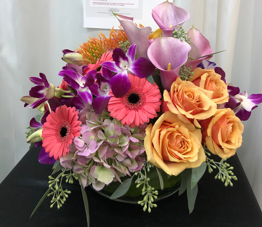 Florist «Ultima Florals», reviews and photos, 81-02 37th Ave, Jackson Heights, NY 11372, USA