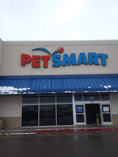 Pet Supply Store «PetSmart», reviews and photos, 1705 N Bechtle Ave, Springfield, OH 45504, USA