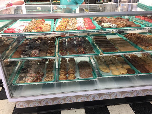 Donut Shop «Daylight Donuts Supershop», reviews and photos, 3121 S Yale Ave, Tulsa, OK 74135, USA