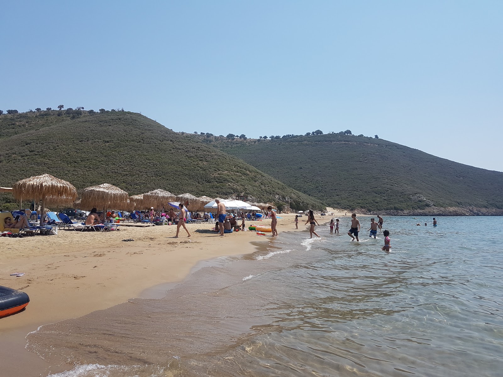 Foto van Gianiskari beach met ruim strand