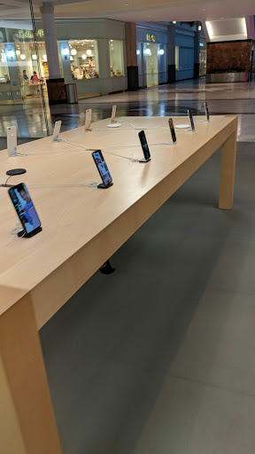 Computer Store «Apple King of Prussia», reviews and photos, 160 N Gulph Rd, King of Prussia, PA 19406, USA