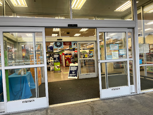 Pet Supply Store «Petco Animal Supplies», reviews and photos, 21943-21947 Ventura Blvd, Woodland Hills, CA 91364, USA