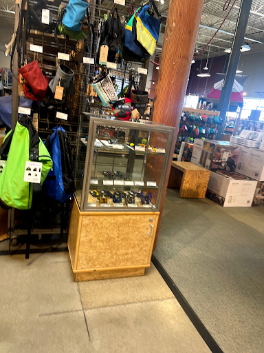 Camping Store «REI», reviews and photos, 11581 Fountains Dr, Maple Grove, MN 55369, USA