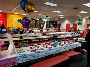 Chuck E. Cheese - photo 13