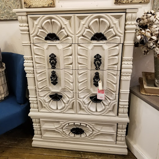 Antique Store «A Corner Cottage», reviews and photos, 895 Conner St, Noblesville, IN 46060, USA