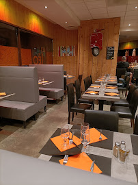 Atmosphère du Restaurant italien LE LEO à Cailloux-sur-Fontaines - n°4