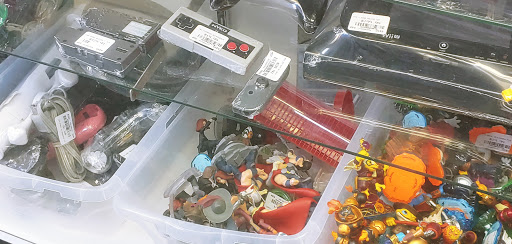 Video Game Store «Gameplay Long Beach», reviews and photos, 5911 E Spring St, Long Beach, CA 90808, USA