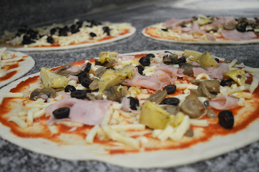 Pizzeria Galbiate | Pizza da asporto e domicilio in Galbiate, Provincia di Lecco
