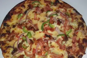 Planet Pizza image