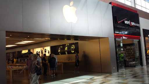 Computer Store «Apple Brandon», reviews and photos, 459 Brandon Town Center Dr, Brandon, FL 33511, USA