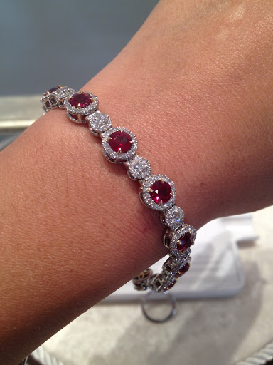 Jewelry Store «Deja & Co. Exquisite Jewels», reviews and photos, 14567 Big Basin Way, Saratoga, CA 95070, USA