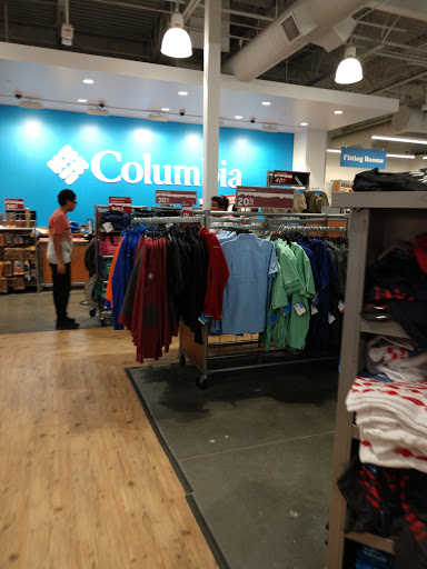 Sportswear Store «Columbia Sportswear Outlet Store at Premium Outlets», reviews and photos, 2300 Grand Cypress Dr #170, Lutz, FL 33559, USA
