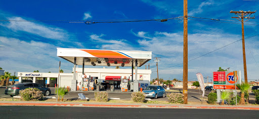 76 en El Centro
