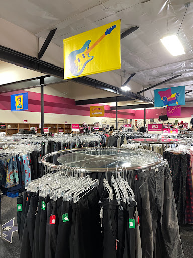 Thrift Store «Out of the Closet Oakland», reviews and photos, 238 E 18th St, Oakland, CA 94606, USA