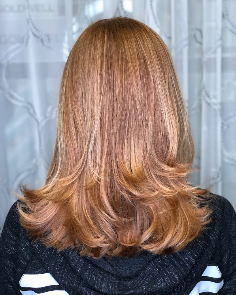 Cat’s Hair Lounge 11572