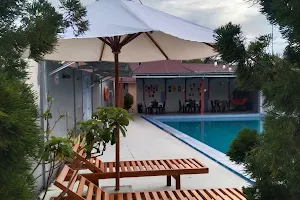 New Oktaria Homestay & Swimming Pool image