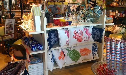 Home Goods Store «Plow & Hearth», reviews and photos, 1628 Laskin Rd #706, Virginia Beach, VA 23451, USA