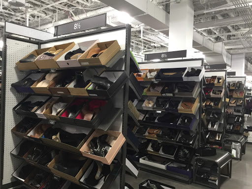 Department Store «Saks OFF 5TH», reviews and photos, 1675 Rockville Pike, Rockville, MD 20852, USA