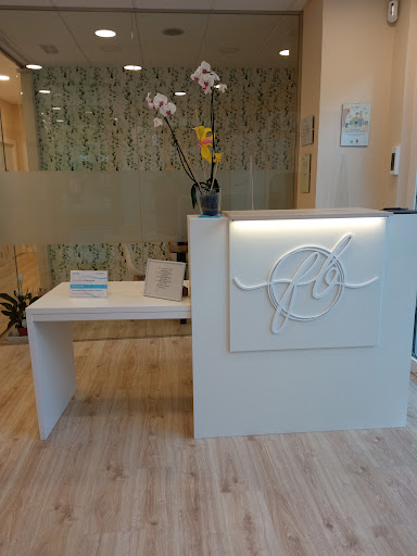 Clinica dental Flavia Buendia en Salamanca, Salamanca