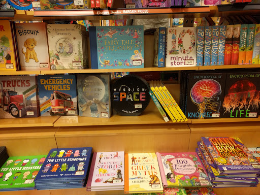 Book Store «Barnes & Noble Booksellers Maple Grove», reviews and photos, 8040 Wedgewood Ln N, Maple Grove, MN 55369, USA