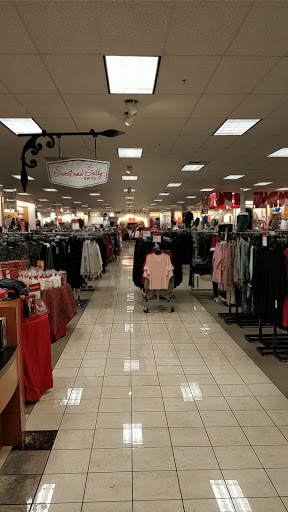 Department Store «Belk», reviews and photos, 555 Village Green Dr, Gallatin, TN 37066, USA