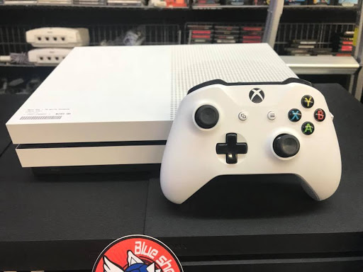 Video Game Store «Blue Shell Gaming and Collectibles», reviews and photos, 2150 Minnewawa Ave C, Clovis, CA 93612, USA