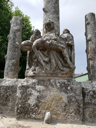 Calvaire tronqué à Plozévet