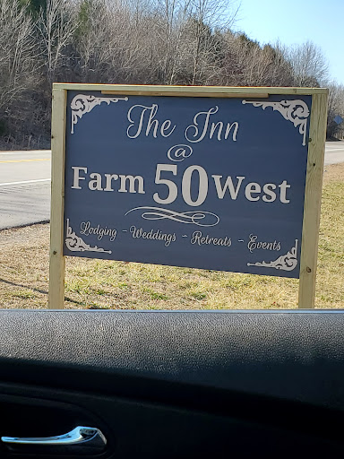 Lodge «The Farmhouse Inn», reviews and photos, 108 W Swan St, Centerville, TN 37033, USA