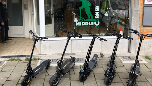 Middle Corner - trottinette Électrique - scooters - electric scooter - step - electrische step