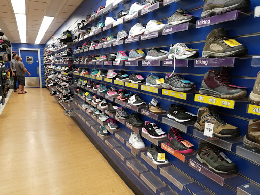 Sporting Goods Store «Big 5 Sporting Goods - Folsom», reviews and photos, 606 E Bidwell St, Folsom, CA 95630, USA