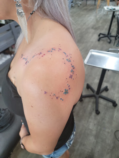 Explore feminine hand tattoo ideas, creative tattoo ideas in Atlanta, available at Iron Palm Tattoos & Body Piercing Atlanta